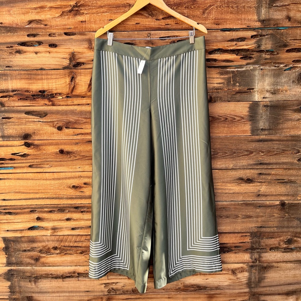 LOFT | NWT Stylish Olive Green Striped Pants L